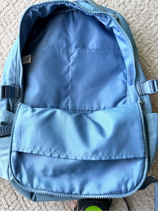 backpack while traveling B682 40L Nylon Carry On Travel for Men Grey Bags Models (all sub models):Trek Honeycomb Osprey Daylite 45L Duffel